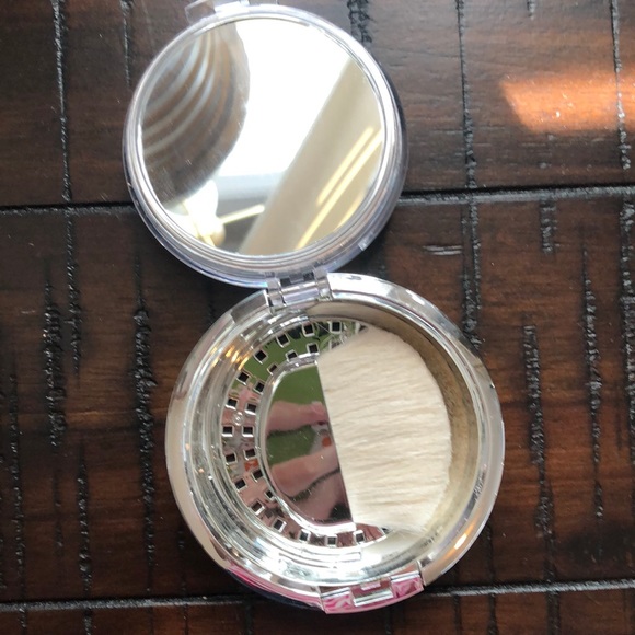 Physicians formula pearl highlighter - Picture 3 of 3